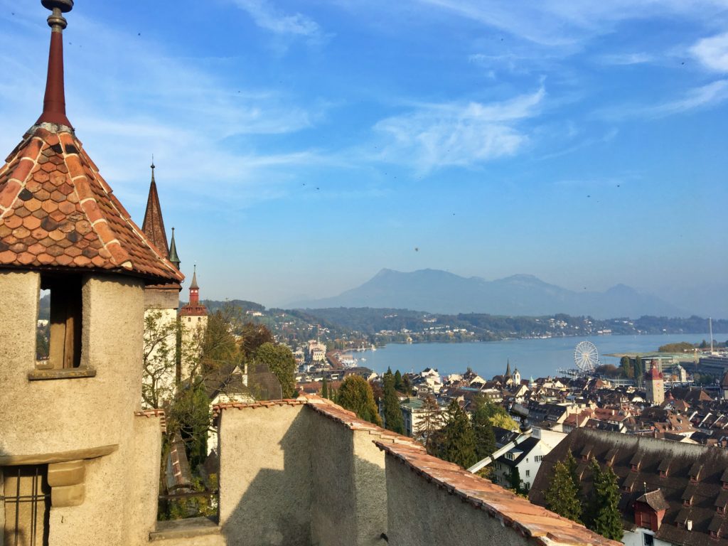 Muralha e Torres Musegg - Contorna boa parte da cidade histórica de Lucerna