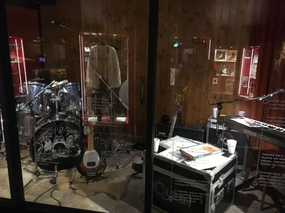 Instrumentos na Banda Queen , no Queen The Studio Experience