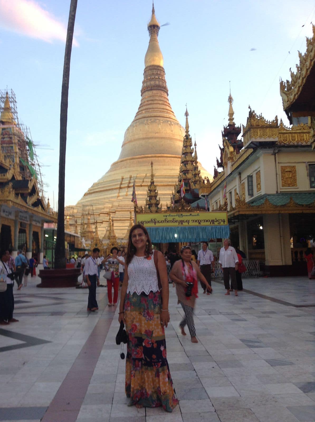O que fazer em Yangon Myanmar? A maior cidade do país tem muita história, templos e religiosidade.