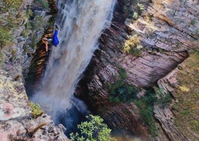 O rapel na Cachoeira do Buracão é muito especial, principalmente pela possibilidade de visualizar uma das cachoeiras mais bonitas da Chapada de um ângulo único