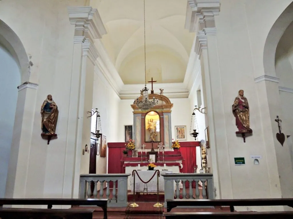 Interior da Igrejinha