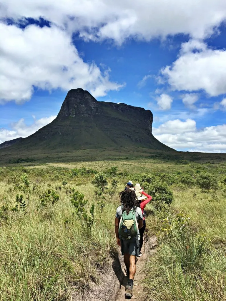 Trilha para Cachoeira de Águas Claras e Morrão