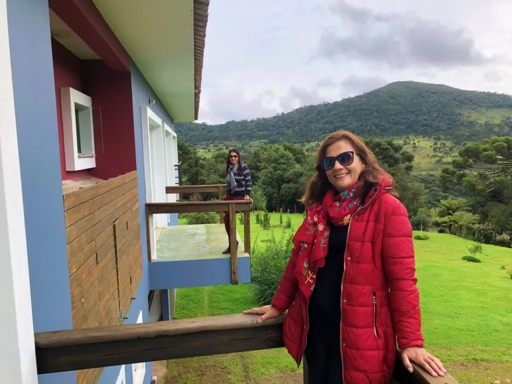  Pousada Cantos e Encantos e suas maravilhosas varandas com vista para as montanhas