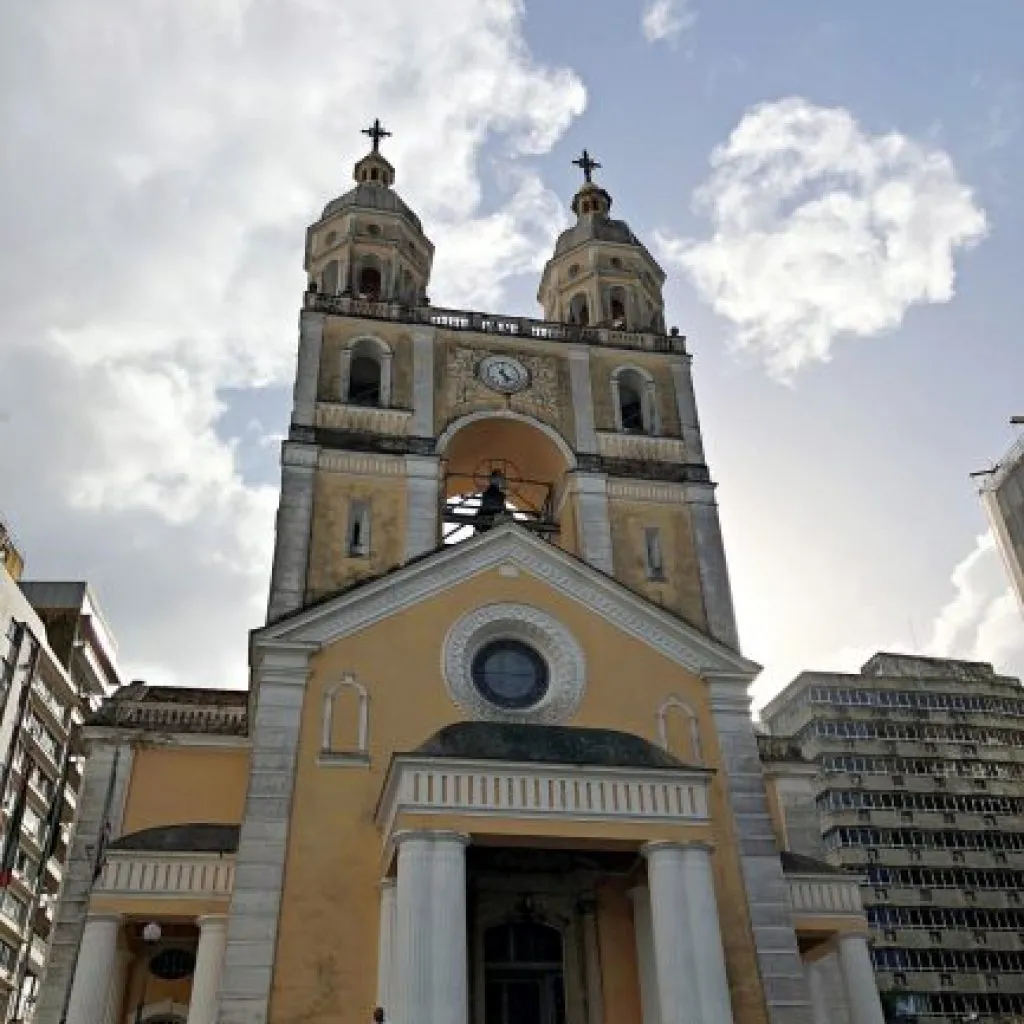 Florianópolis, a Ilha da Magia - Praça XV de Novembro - Catedral Metropolitana