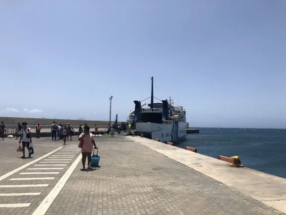 viajecomnorma-ferryboat-sao-vicente-santo-antao