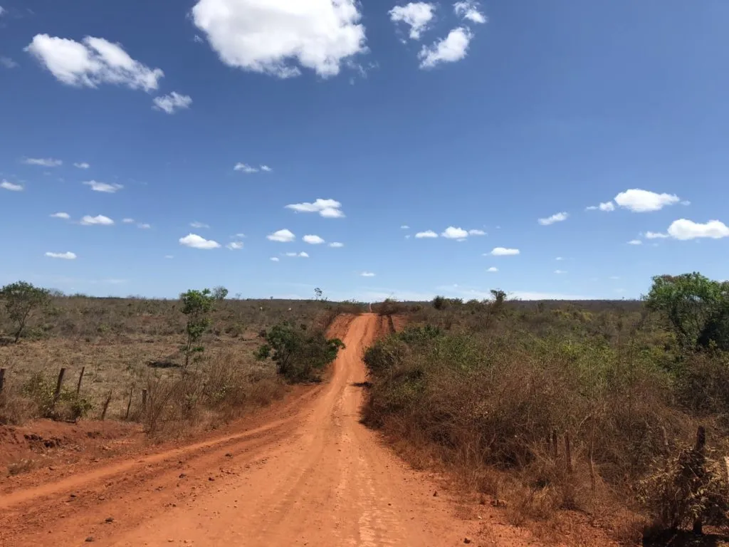 Estradas de terra que levam ao Olho D'água, Poço Azul e Poço Encantado
