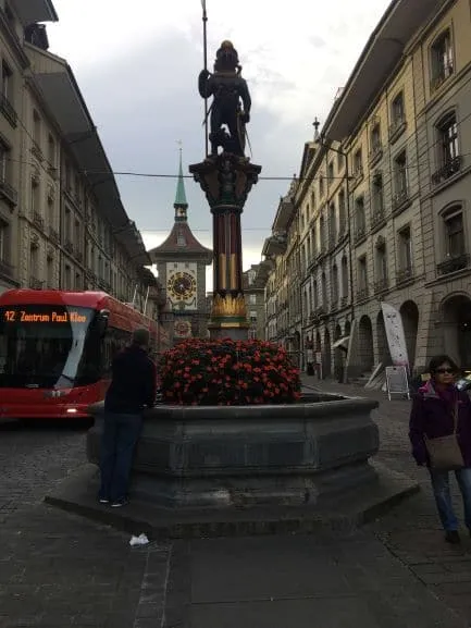 Fonte Zahringerbrunnen - feita em homenagem ao fundador de Berna e Duque de Zähringen, Berchtold V