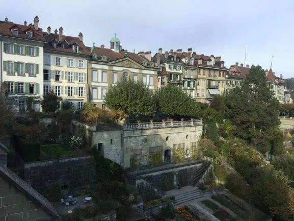 Munsterplattform- Jardim sobre plataforma em muro de contenção construída no século XIV às margens do Rio Aar