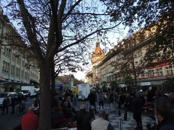 Praça Bärenplatz - concentra muitos bares e restaurantes, ideal para quem busca um lugar para comer.