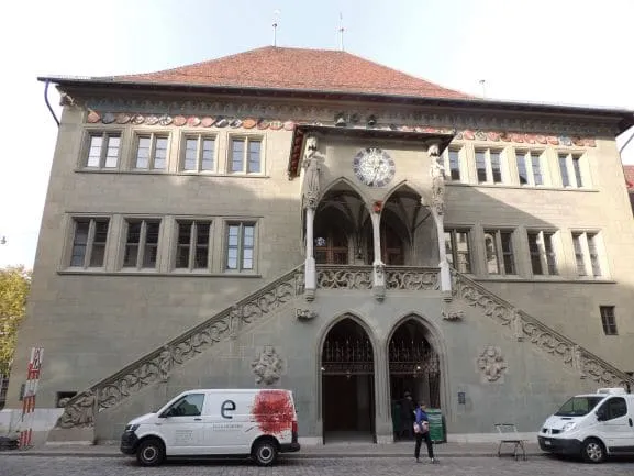 Prefeitura de Berna (Rathaus) - Os políticos locais se reúnem neste edifício gótico construído entre 1406 e 1415