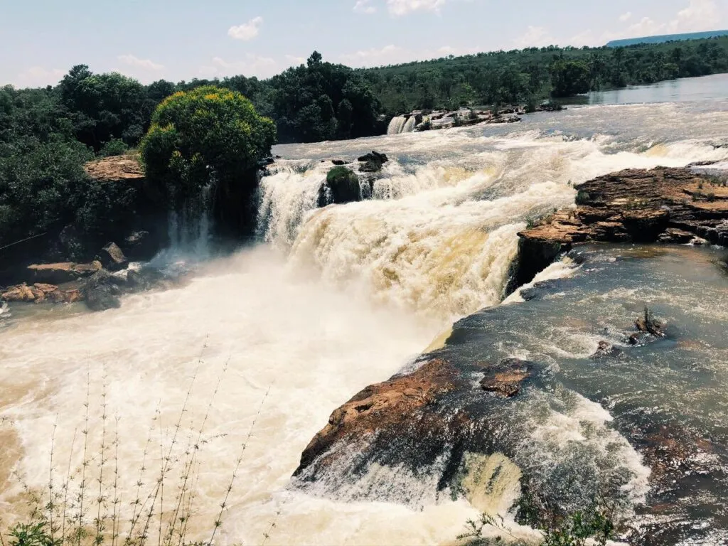 A imponente Cachoeira da Velha no Jalapão - Tocantins