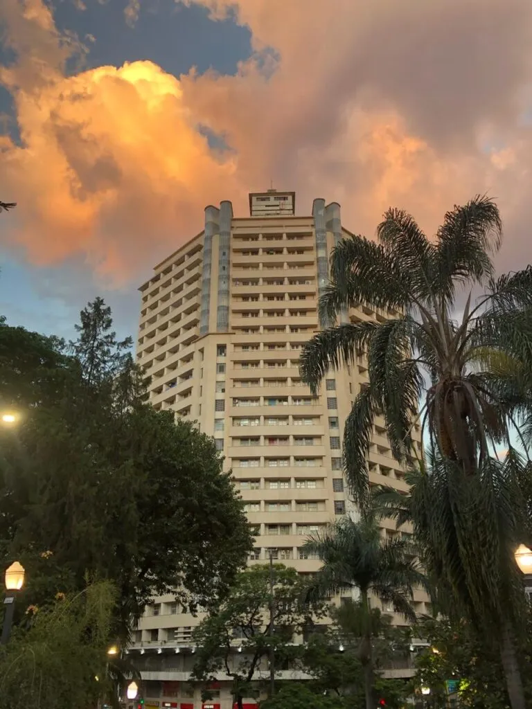 Arredores da Igreja São Jose: Edifício Acaiaca