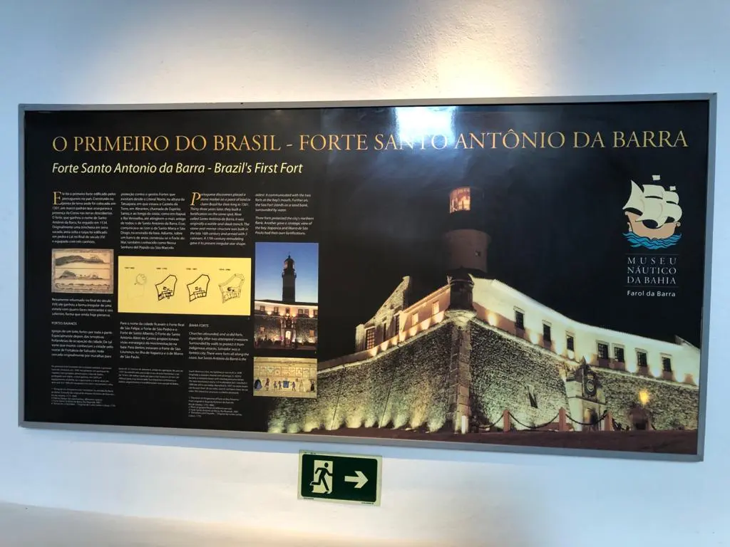 Farol da Barra e Museu Náutico ficam localizados no Forte de Santo Antônio da Barra, em Salvador Ba - Cartões postais e muita história da cidade e do Brasil