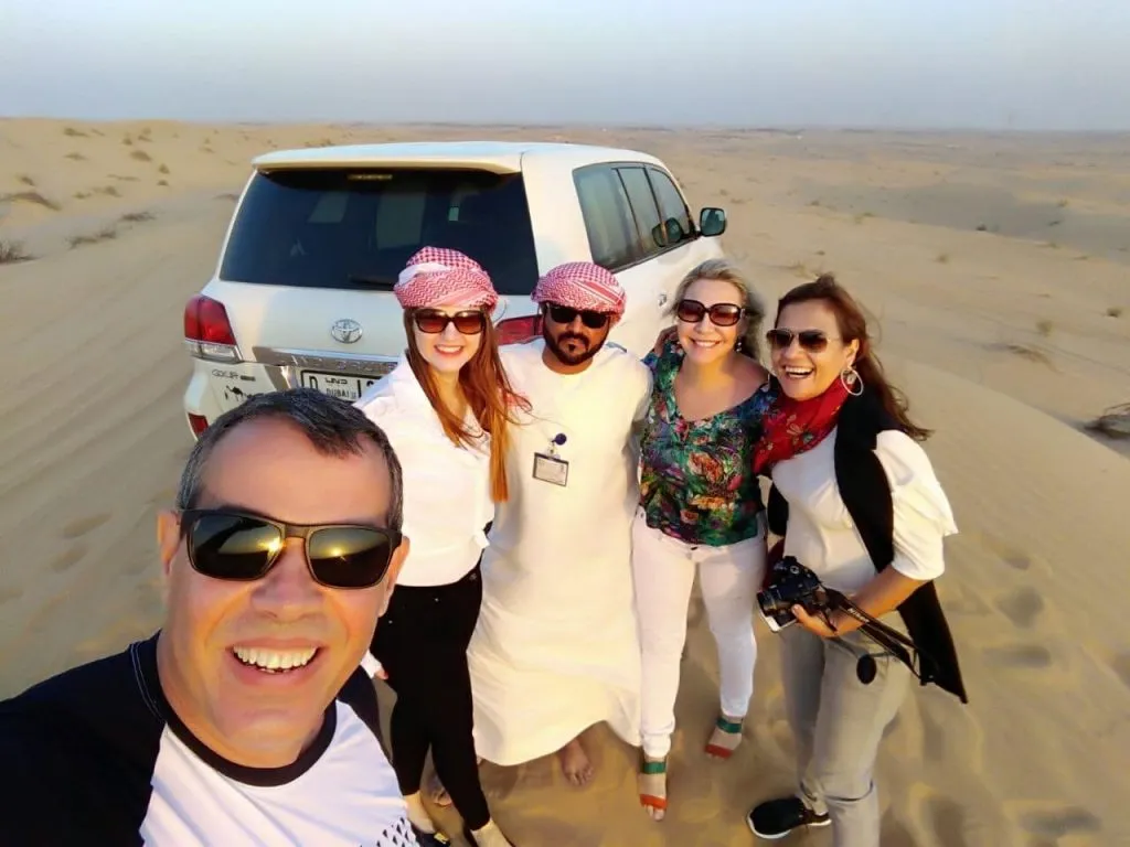 Safari no Deserto de Dubai é um passeio imperdível para quem vai aos Emirados Árabes