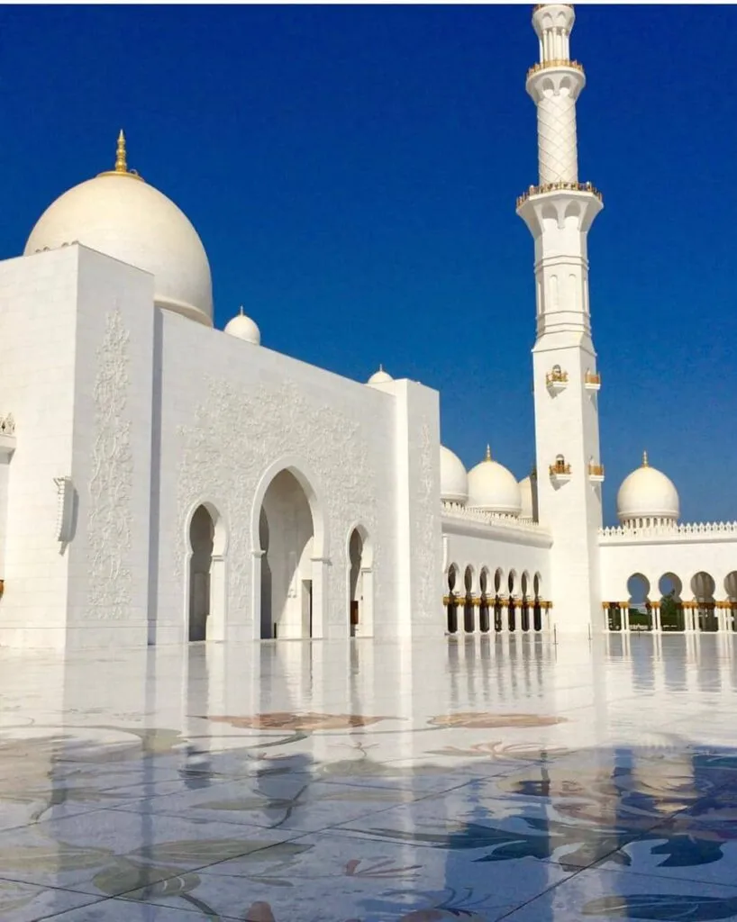 O que fazer na capital dos Emirados Árabes - Conhecer a Grande Mesquita de Abud-Dhabi
