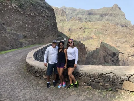 Uma grande atração da Ilha de Santo Antão em Cabo Verde são as trilhas nas montanha. E a trilha de Cruzinha da Garça a Fontainhas é imperdível