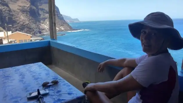 Uma grande atração da Ilha de Santo Antão em Cabo Verde são as trilhas nas montanha. E a trilha de Cruzinha da Garça a Fontainhas é imperdível