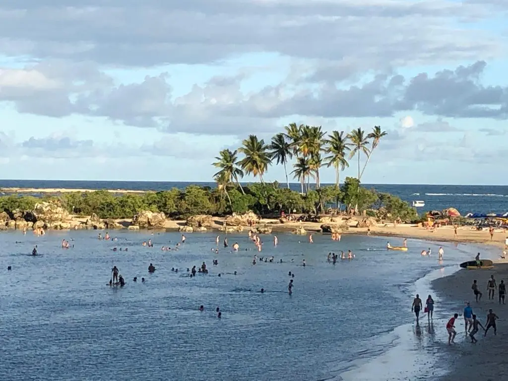Morro de São Paulo, localizada na a Ilha de Tinharé na Bahia, é daqueles destinos que você vai uma vez, se apaixona e volta sempre que pode