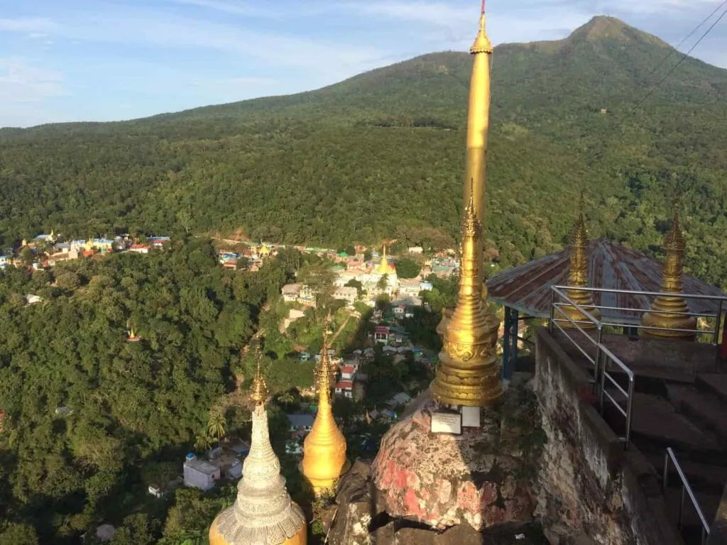 O que conhecer em Bagan? Os templos de Bagan em Myanmar, são o seu principal atrativo. Afinal, são mais de 2000 templos e muita história.