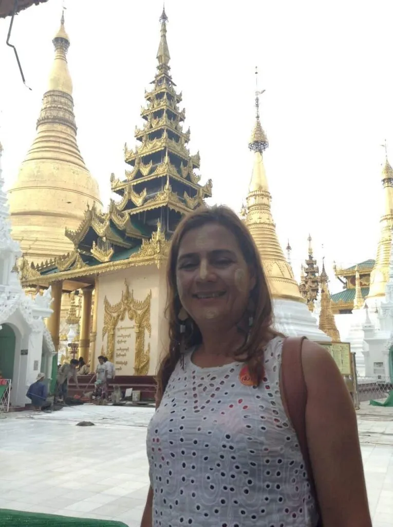O que fazer em Yangon Myanmar? A maior cidade do país tem muita história, templos e religiosidade.