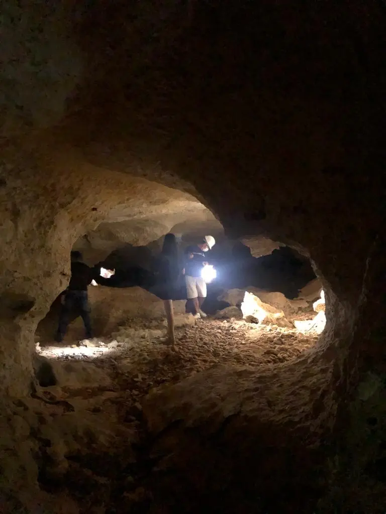 Ourolândia, conhecida como a cidade do mármore Bege Bahia, está localizada no Piemonte da Chapada Diamantina Norte, no sertão da Bahia.
